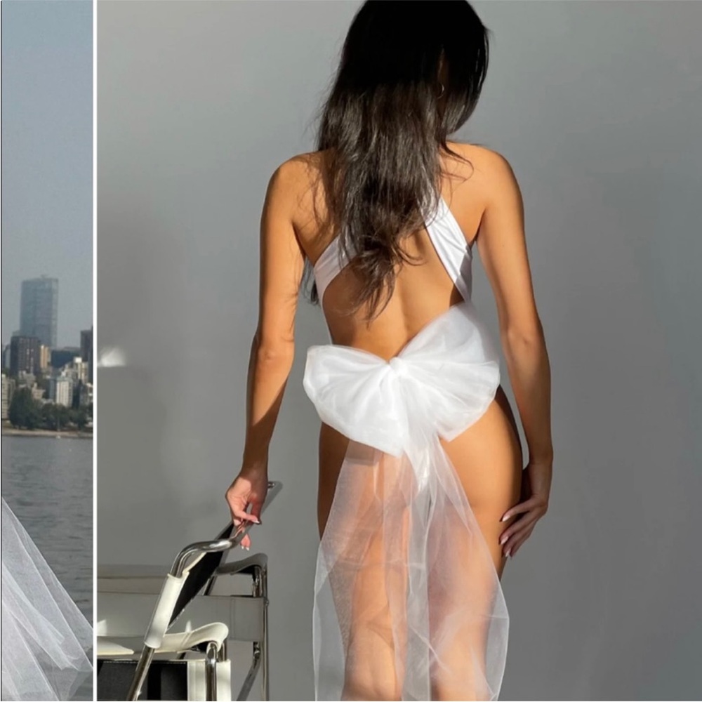 437 White bathing suit with Bow